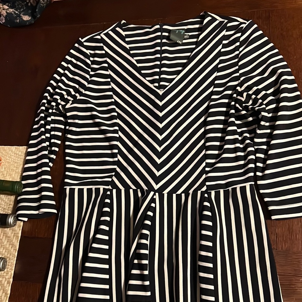 3/4 sleeve Gabby Skye dress size 14